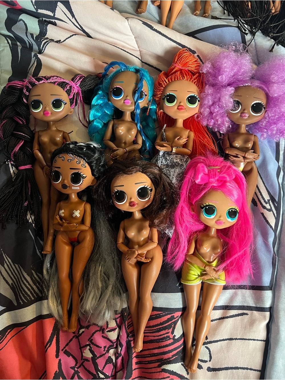 Lot of LOL OMG dolls